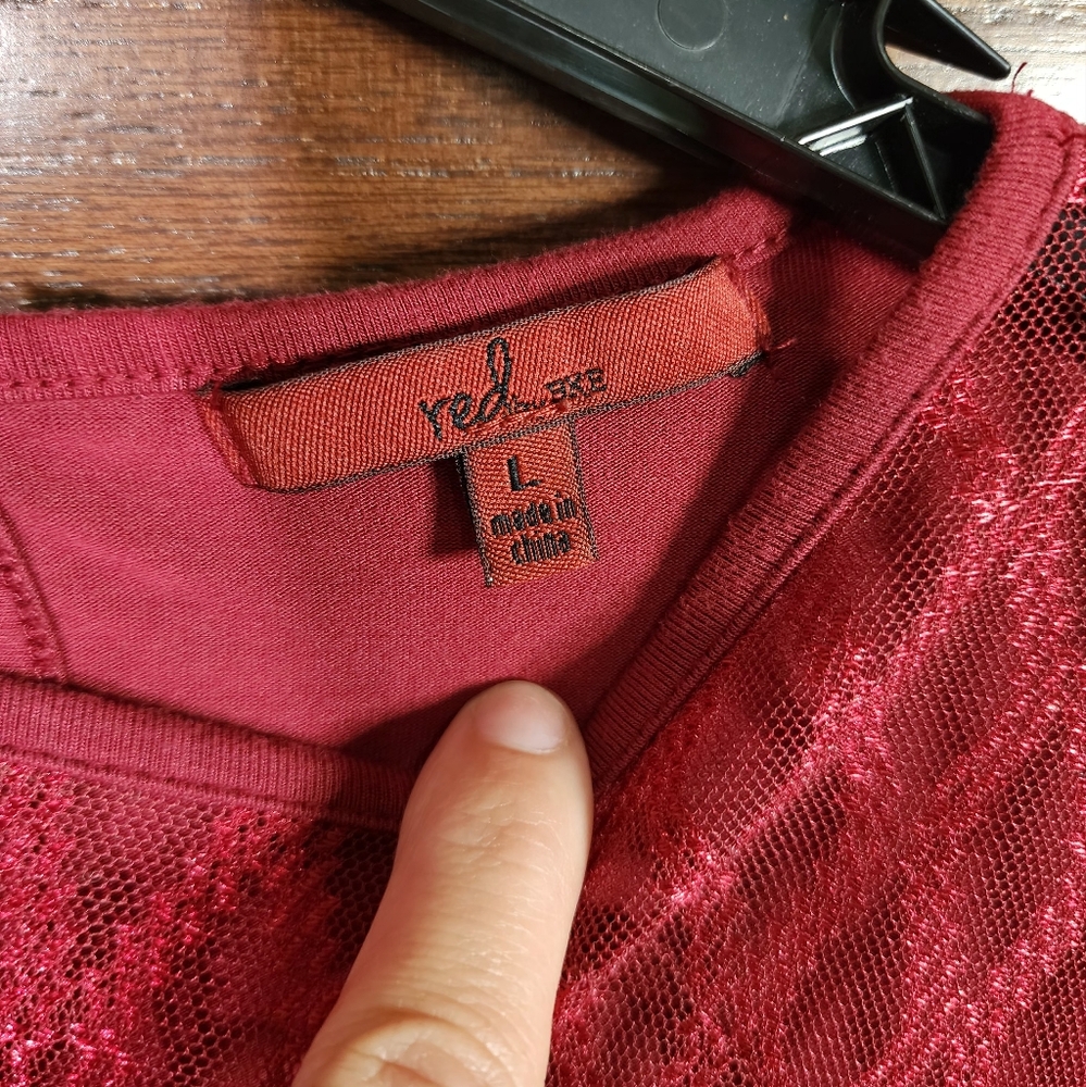 Red Fitted Ribbed Red Blouse - Picture 2 of 3